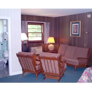 Hill-Brook Motel Bedford Room photo